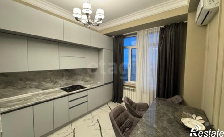 2-комн квартира Махачкала, улица Времена Года, 9к1