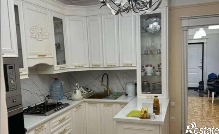 3-комн квартира Махачкала, улица Ирчи Казака, 9Б