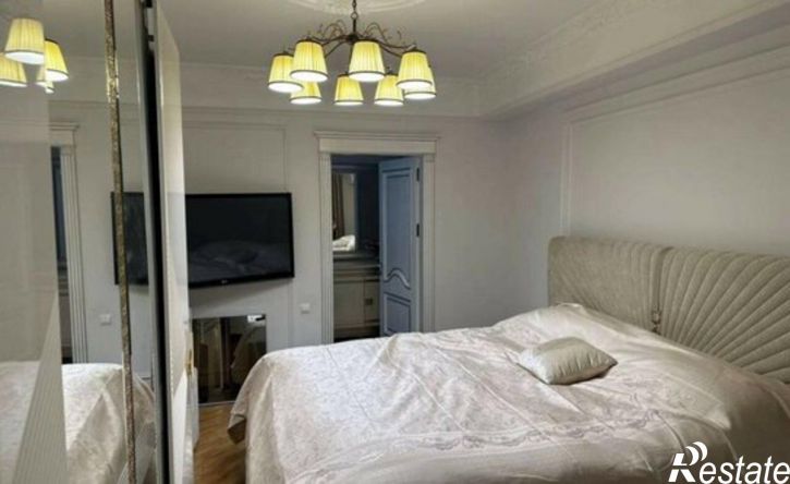 3-комн квартира Махачкала, улица Ирчи Казака, 9Б