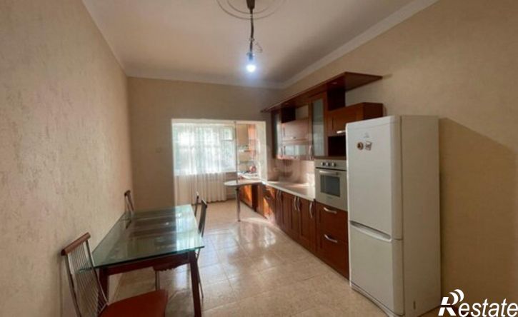 4-комн квартира Махачкала, улица Ушакова, 9