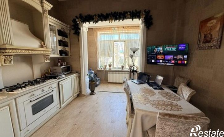 3-комн квартира Каспийск, улица Орджоникидзе, 1Е