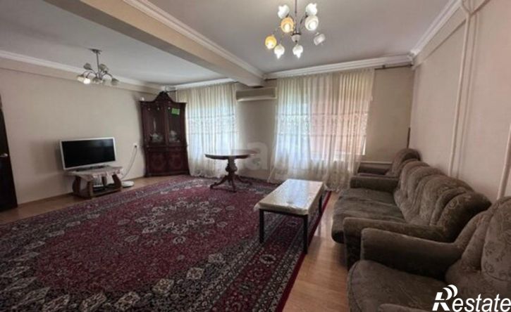5-комн квартира Махачкала, улица Ирчи Казака, 48Д