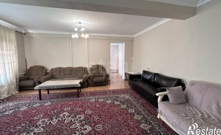 5-комн квартира Махачкала, улица Ирчи Казака, 48Д