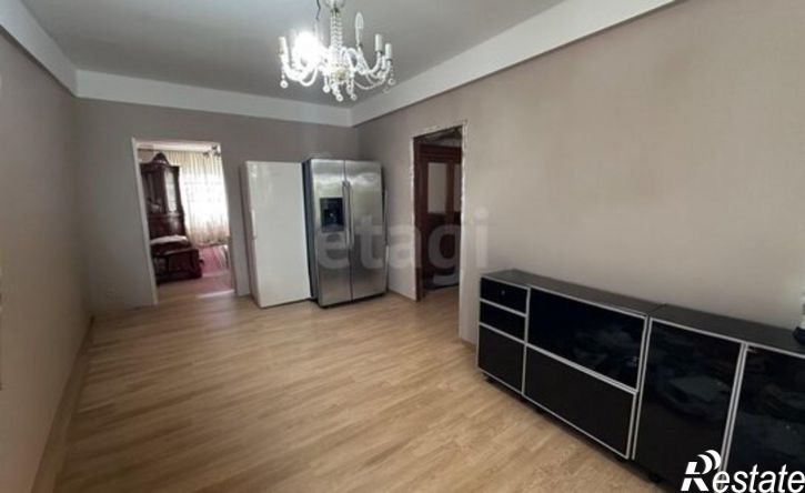 5-комн квартира Махачкала, улица Ирчи Казака, 48Д