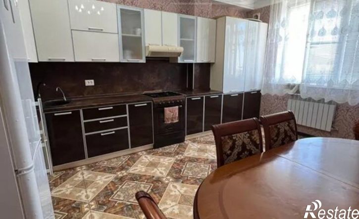 4-комн квартира Махачкала, 1-й тупик Хуршилова, 11