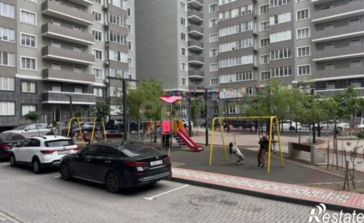3-комн квартира Махачкала, улица Вузовское Озеро, 13