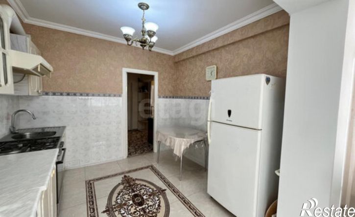 3-комн квартира Махачкала, улица Каримова, 6к2