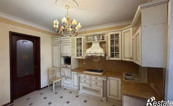 4-комн квартира Махачкала, улица Анвара Аджиева, 20