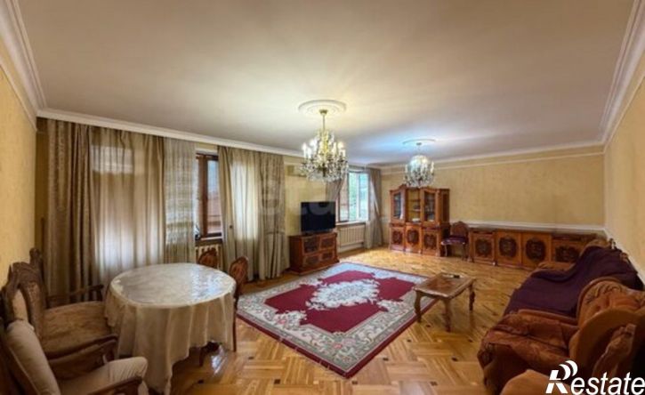 4-комн квартира Махачкала, улица Анвара Аджиева, 20