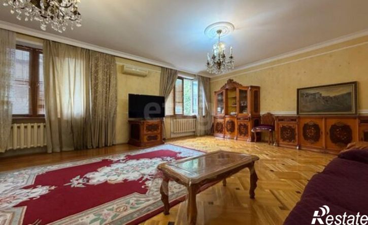 4-комн квартира Махачкала, улица Анвара Аджиева, 20