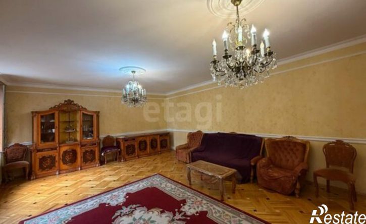 4-комн квартира Махачкала, улица Анвара Аджиева, 20